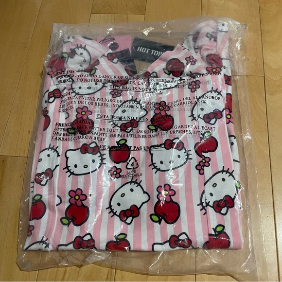 NWT hello kitty apple pink puff skimmer top - Picture 7 of 8